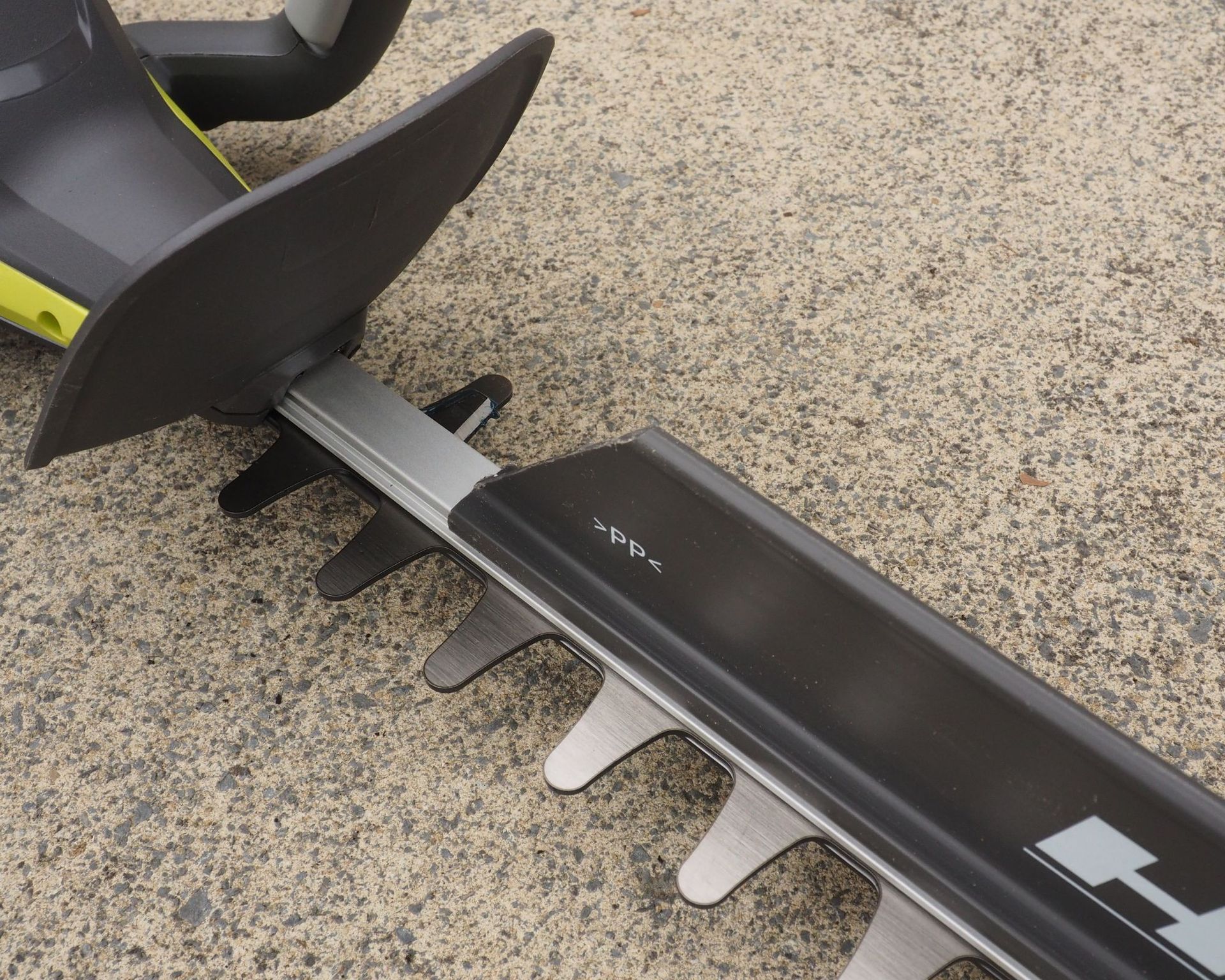 Ryobi 18V ONE+ cordless 50cm hedge trimmer review Gardeningetc