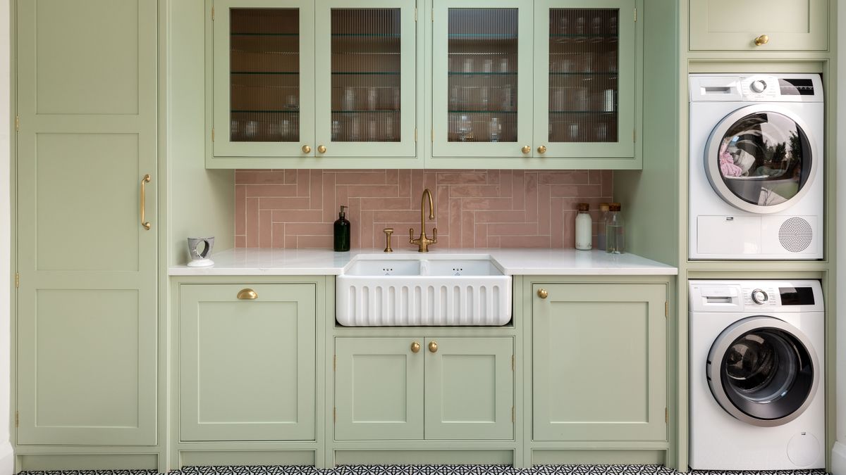 5 Ways to Make a Washer and Dryer Work in a Kitchen | Livingetc