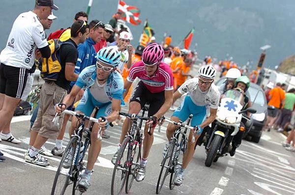 Georg Totschnig leads Rogers and Fothen