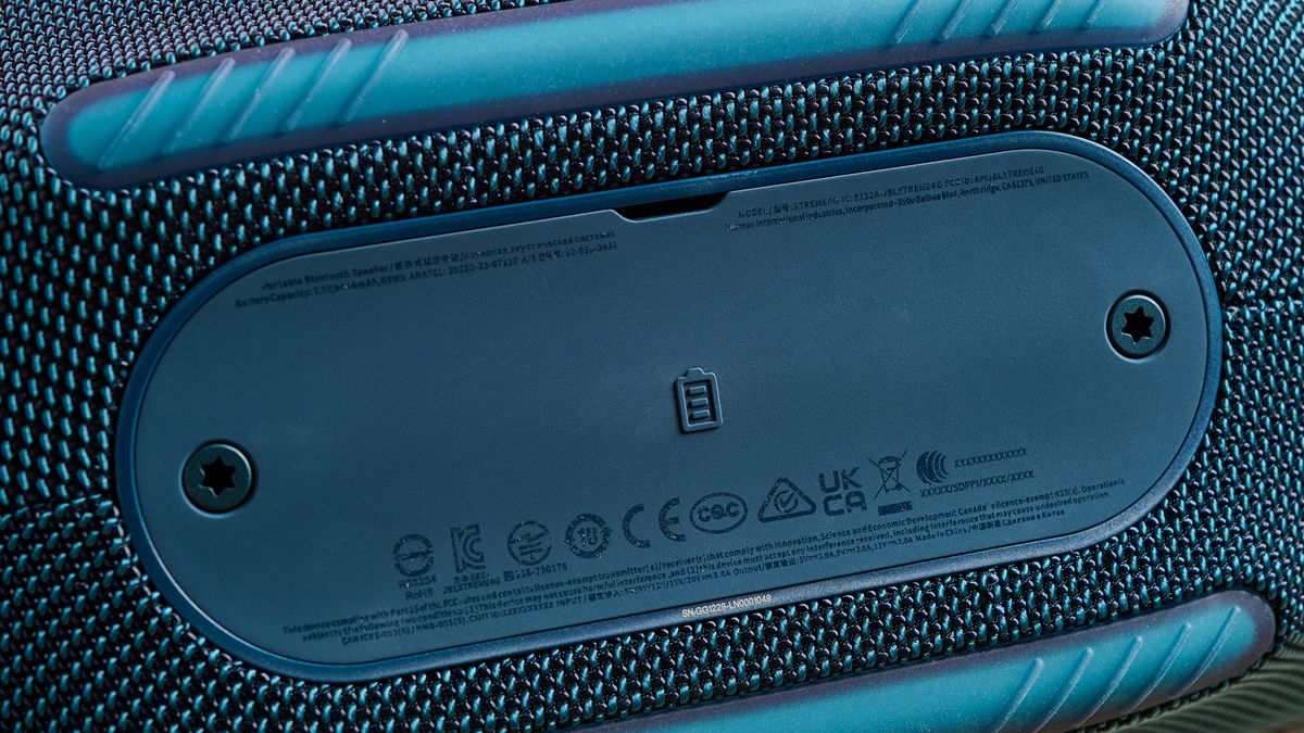 JBL Xtreme 4 review an outdoorsy, boldsounding Bluetooth speaker that even harnesses AI