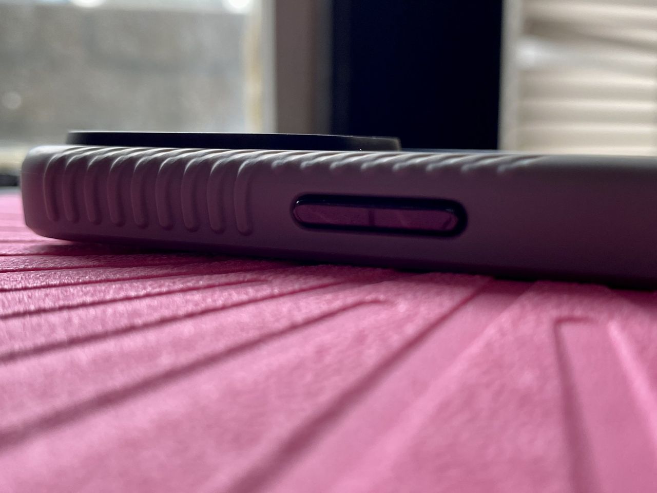 Speck Presidio2 Grip Magsafe Power Button