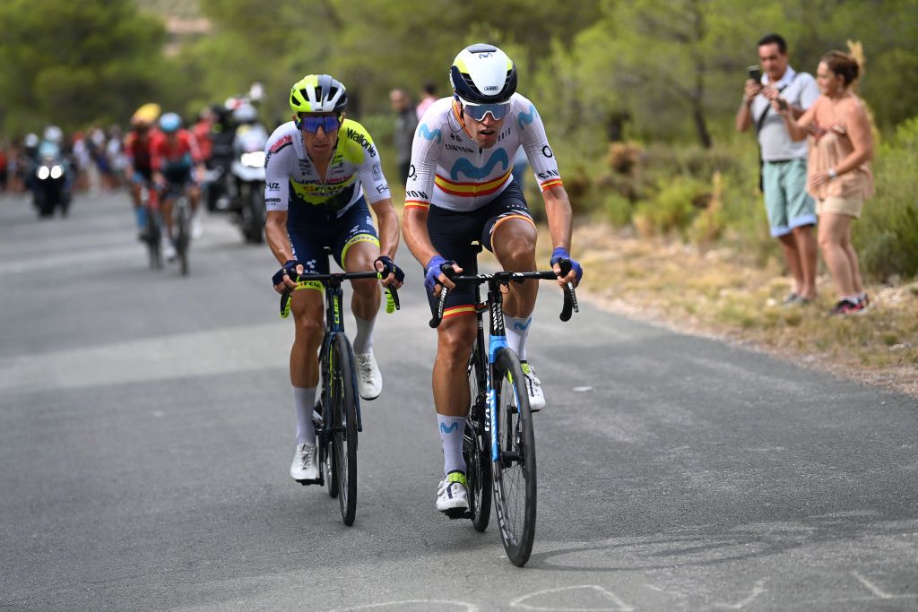 Rui Costa (Intermarch&eacute;-Circus-Wanty) and Oier Lazkano (Movistar) in a brief late attack