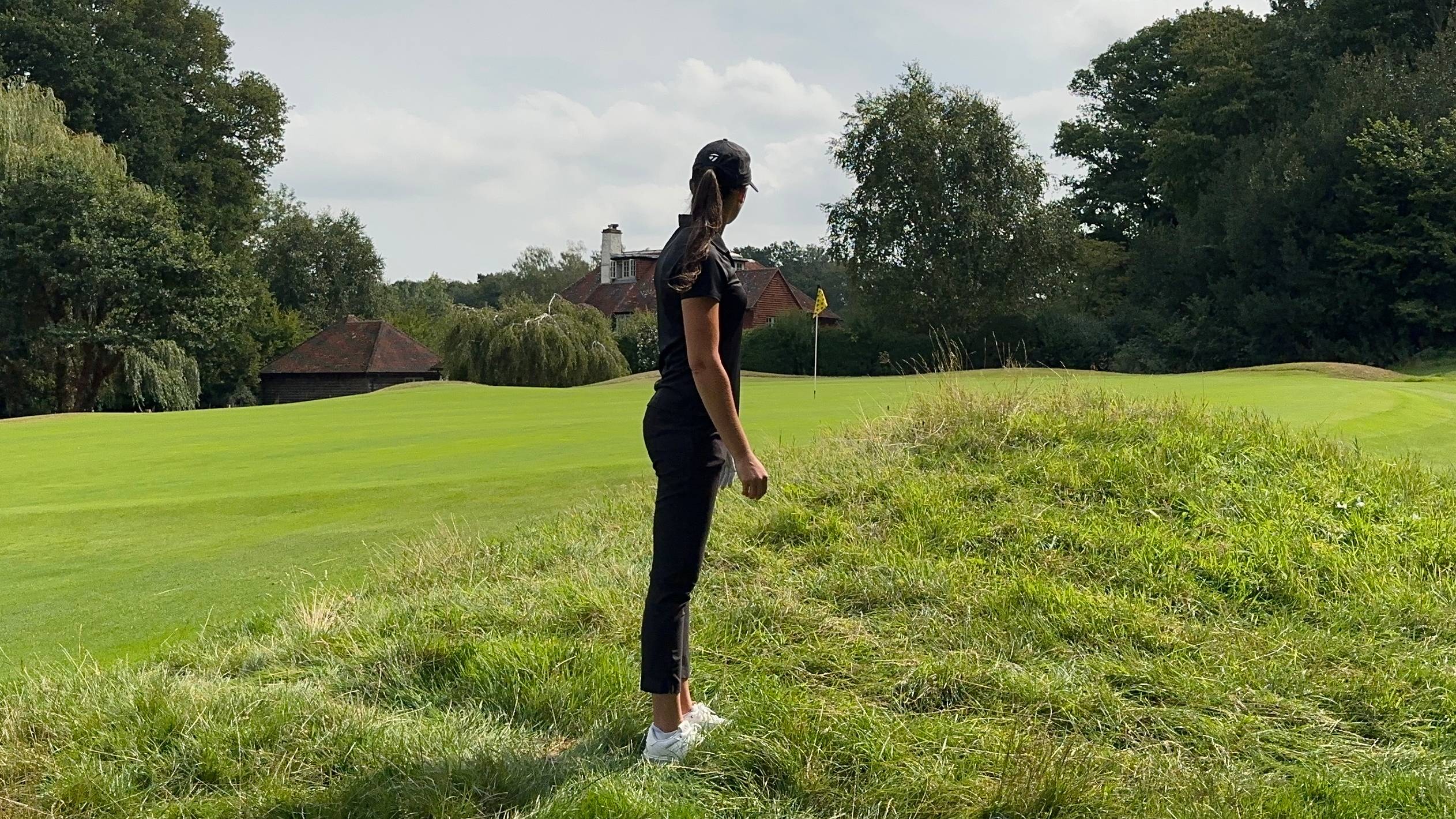 Jess Ratcliffe in trouble in the rough