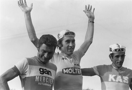 The 1974 Tour podium (l-r): Raymond Poulidor, Eddy Merckx and Vicente Lopez-Carrill.