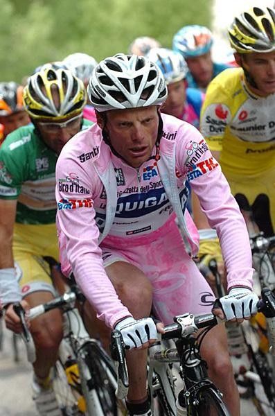 Danilo Di Luca (Liquigas) kept the leader's jersey.