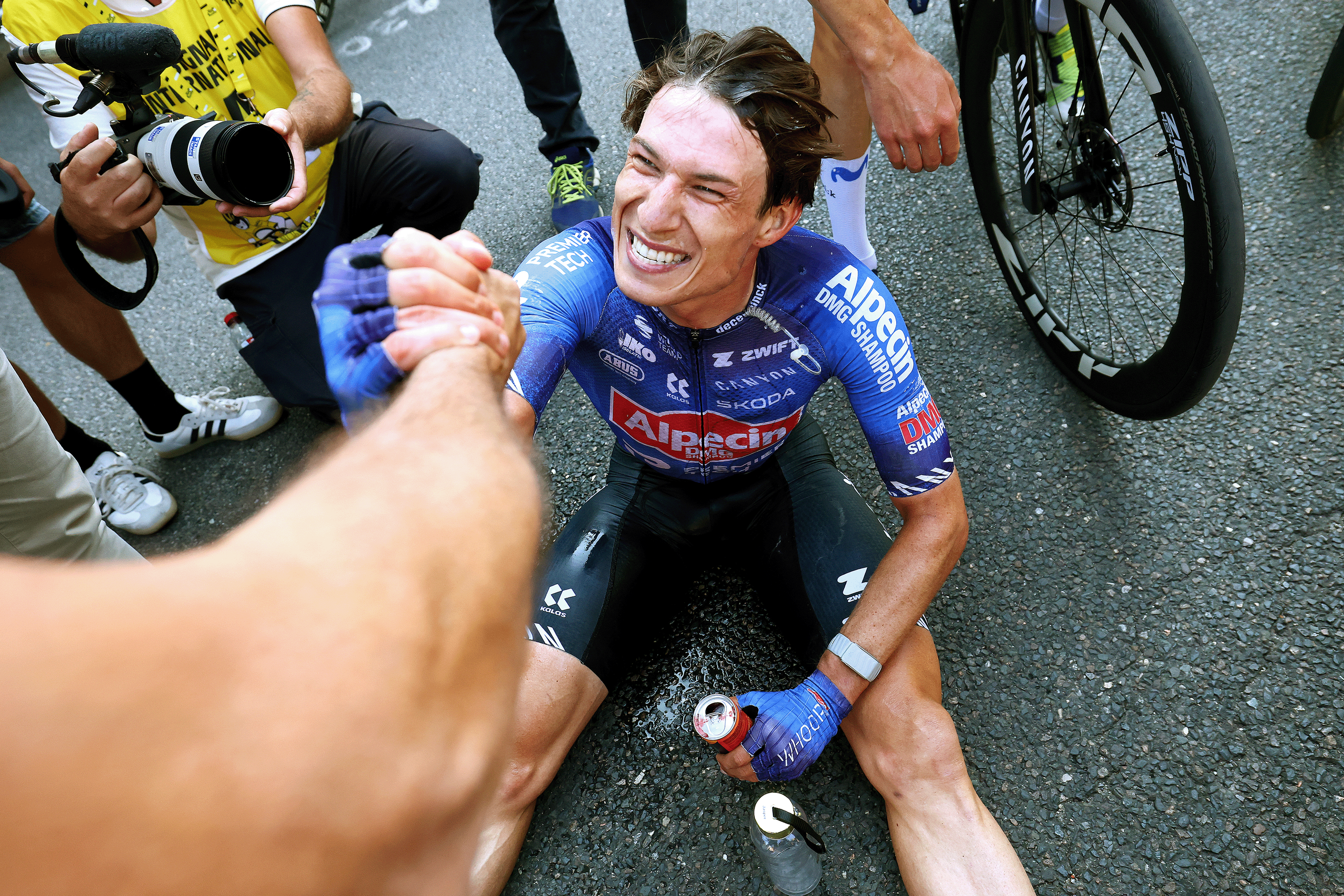 As it happened: Alpecin-Premier Tech emerge as the masters from an epic breakaway day on Tour de France stage 17 - Cyclingnews