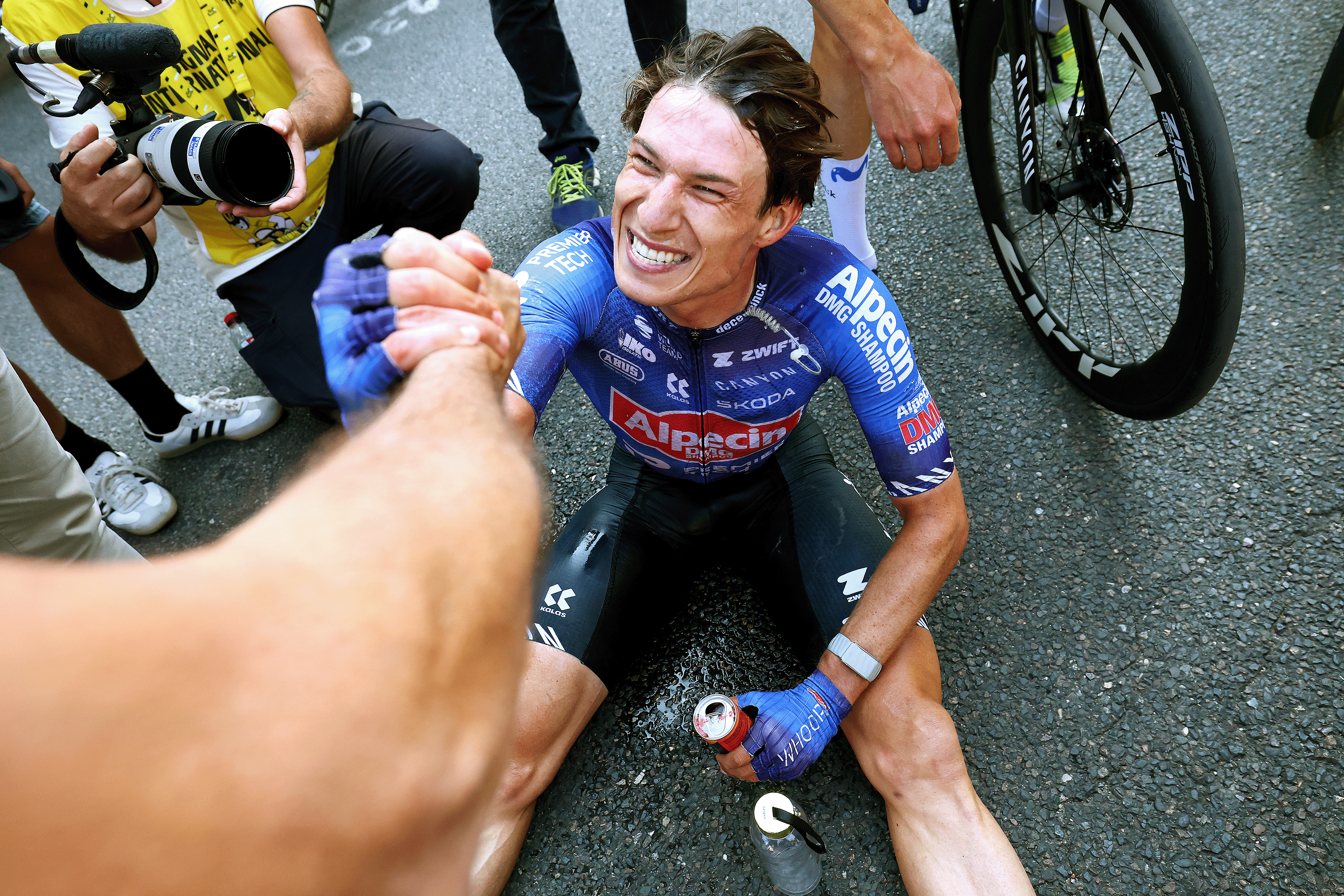 As it happened: Alpecin-Premier Tech emerge as the masters from an epic breakaway day on Tour de France stage 17