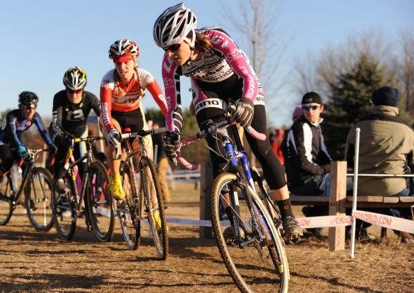 Natasha Elliott (Garneau Club/Chaussure/Ogilvy) focuses on the business at hand.