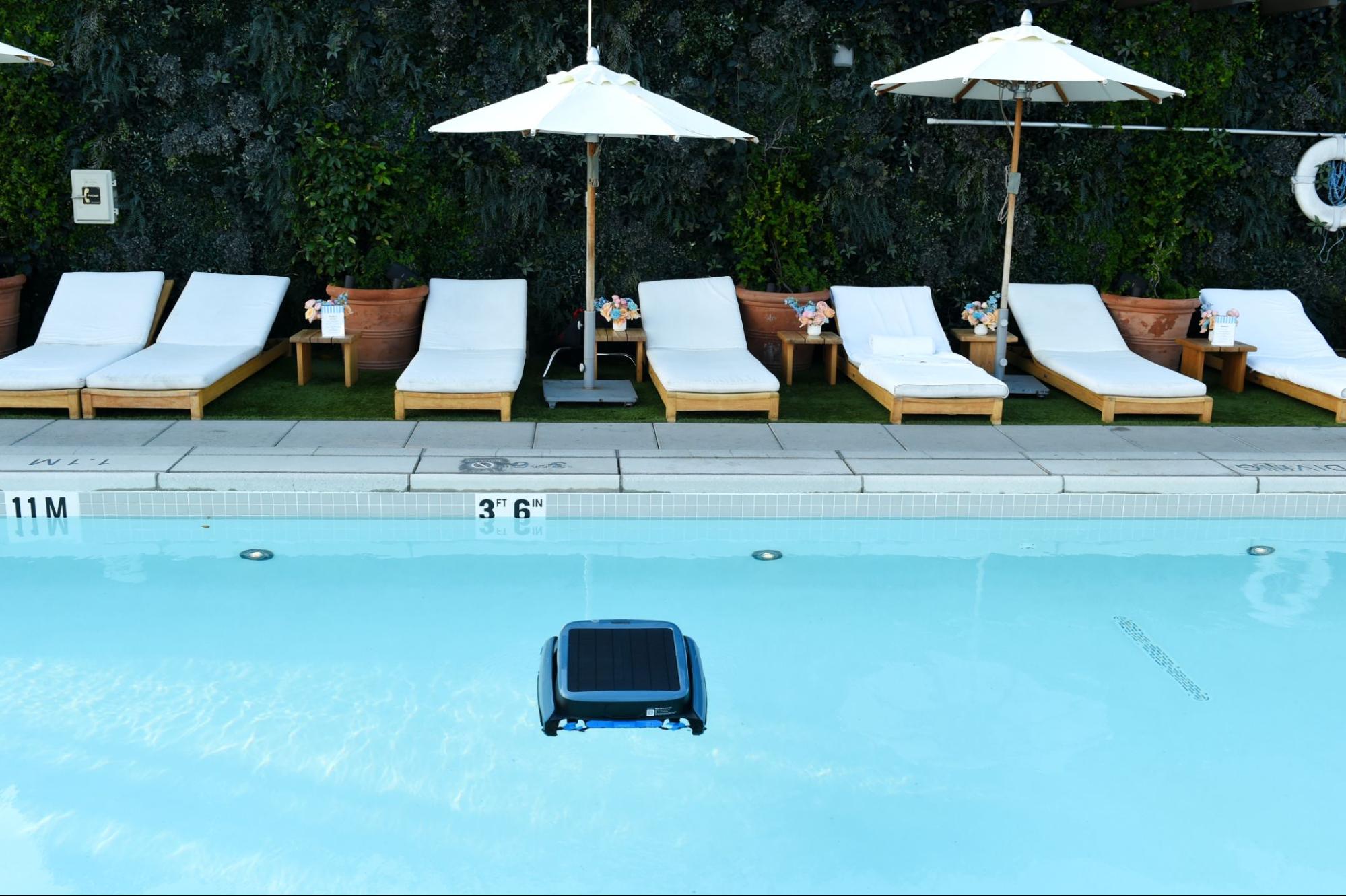 Beatbot iSkim Ultra is a one-of-a-kind robotic pool cleaner.