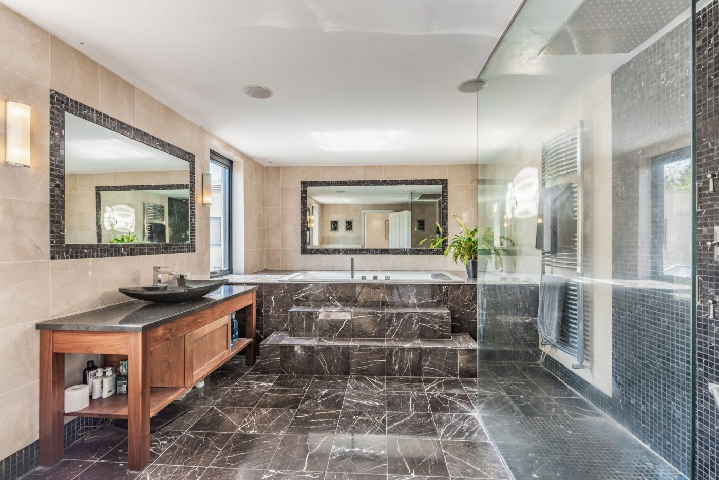 8501566-interior16-scaled-e1674822821196.jpg
