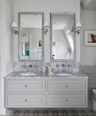 Bathroom lighting with side lights next to mirror