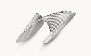 Lamellae twisted cuff