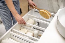 Organizing a drawer in a small apartment