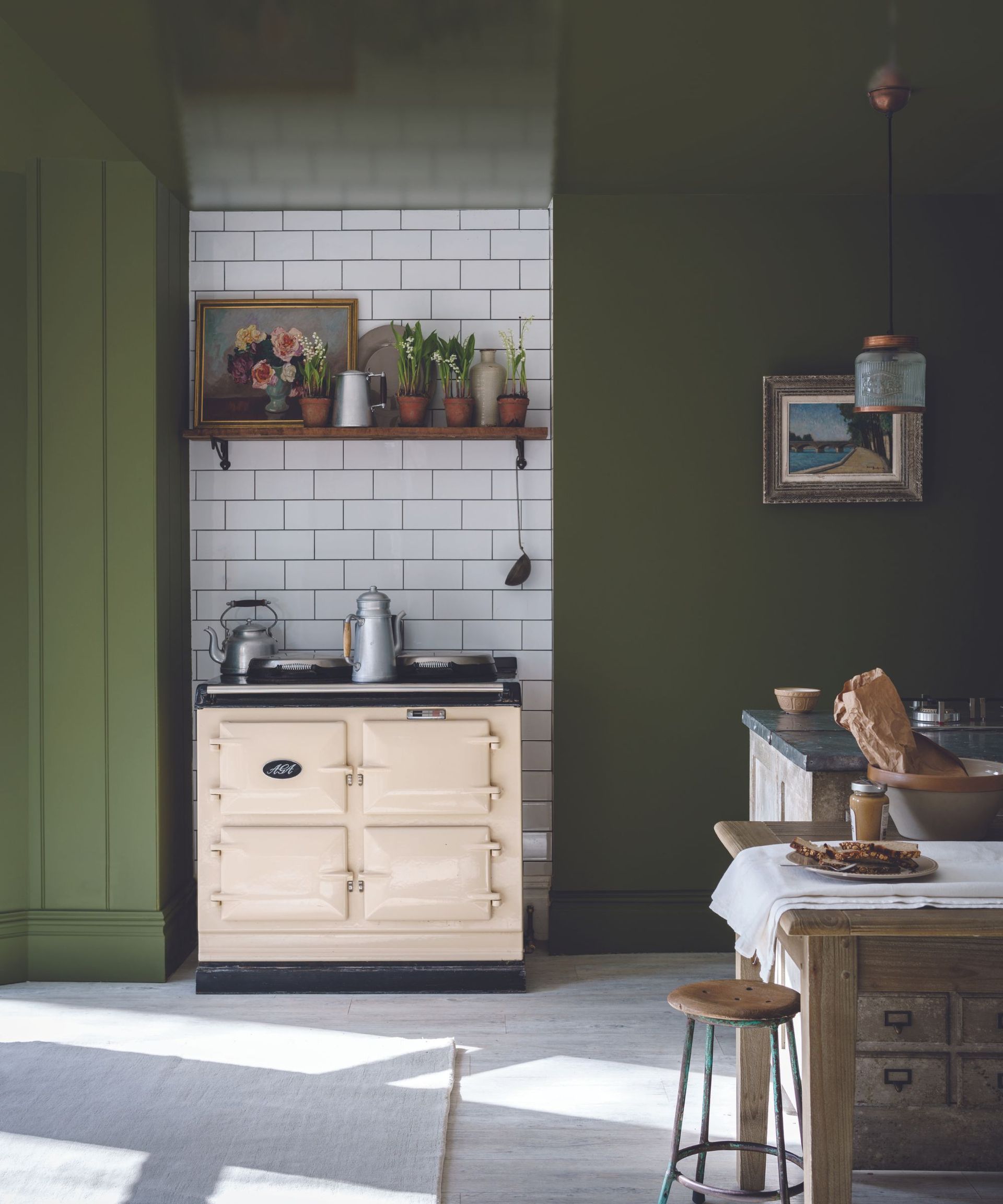 farrow and ball bancha green gloss ceiling