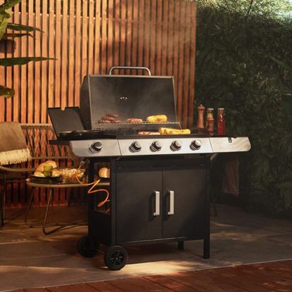 Gas BBQ from VonHaus in promotional image 