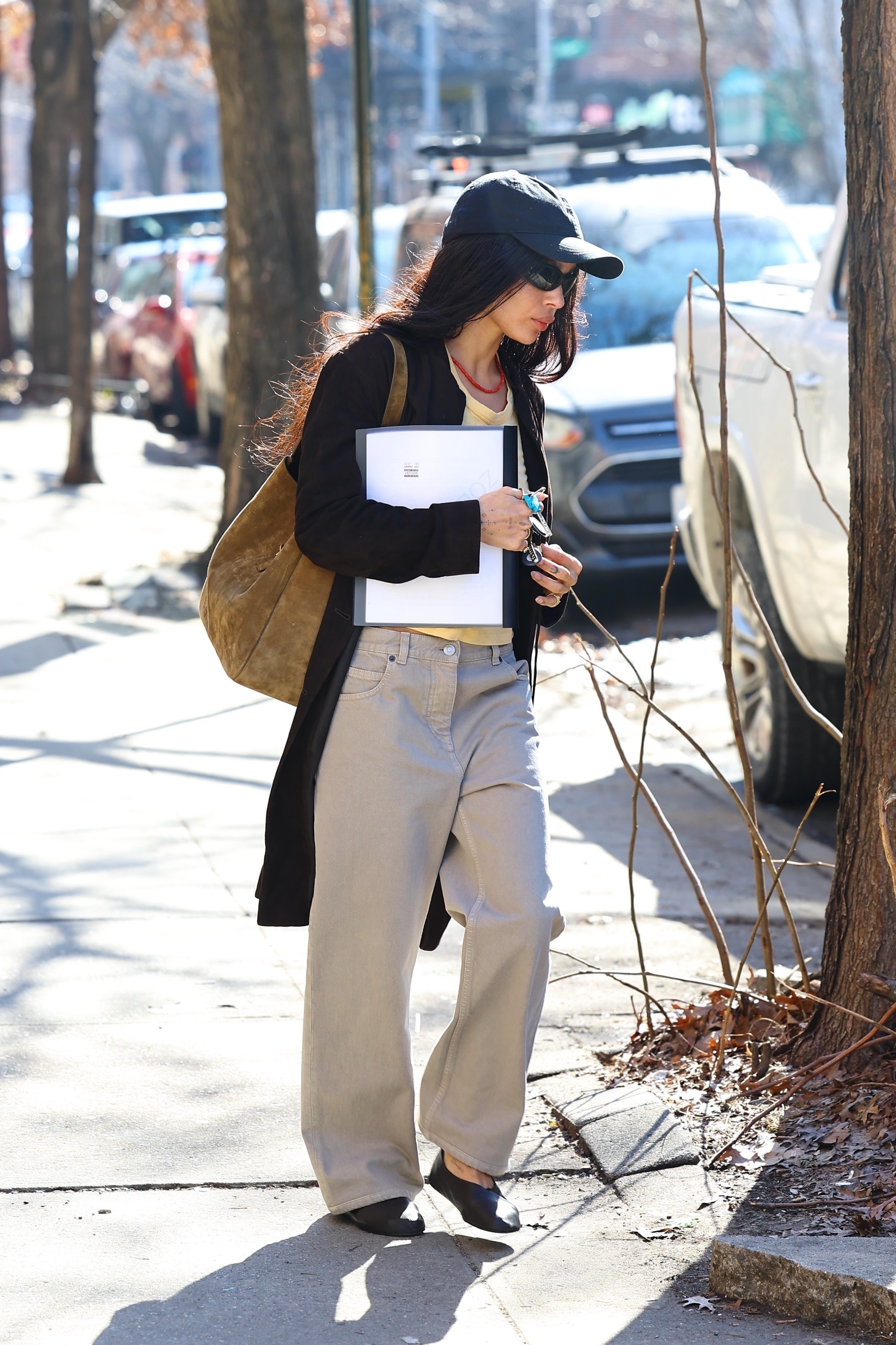 Zo&amp;euml; Kravitz wears the spring 2026 high-vamp flats trend with jeans