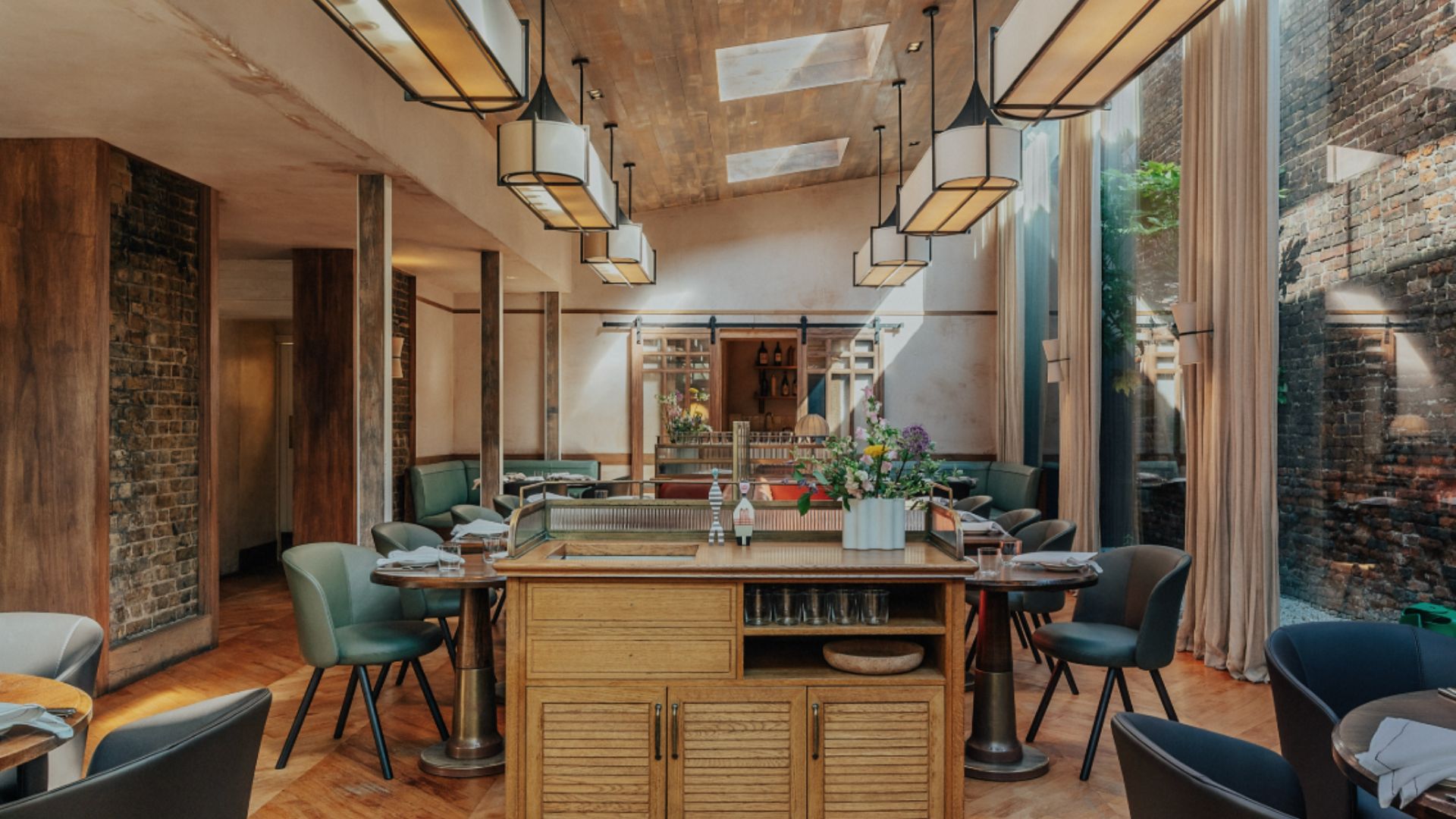 an image of the interior of Luca restaurant in Farringdon which holds one Michelin star
