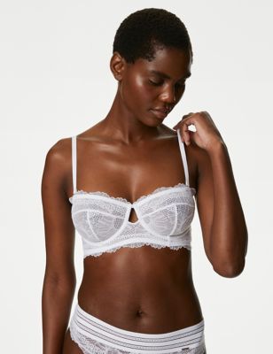 Best Bras for East West Breasts (6 Choices by Lingerie Experts)