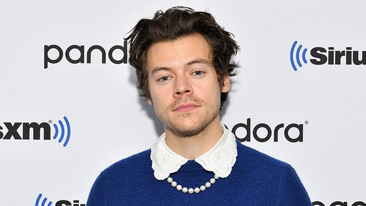 Harry Styles latest music video stars Fleabag's Phoebe WallerBridge