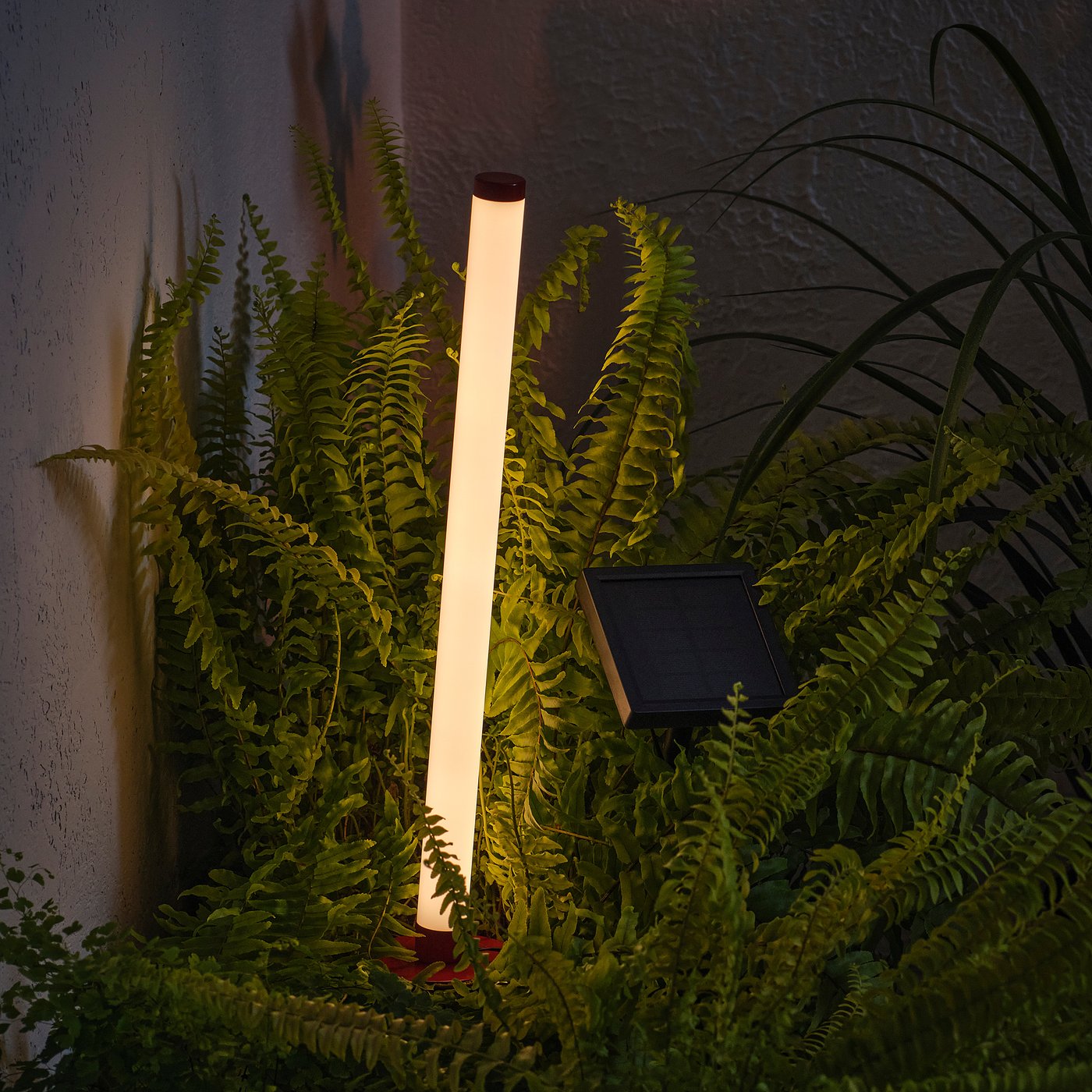 Solvinden Solar-Powered Ground Stick - Red 45 Cm
