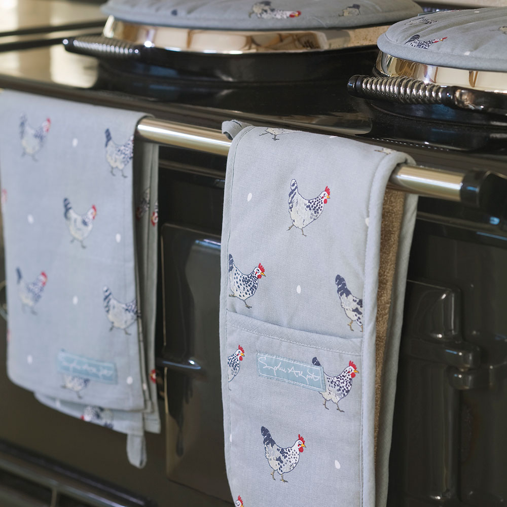 kitchen towels and microwave