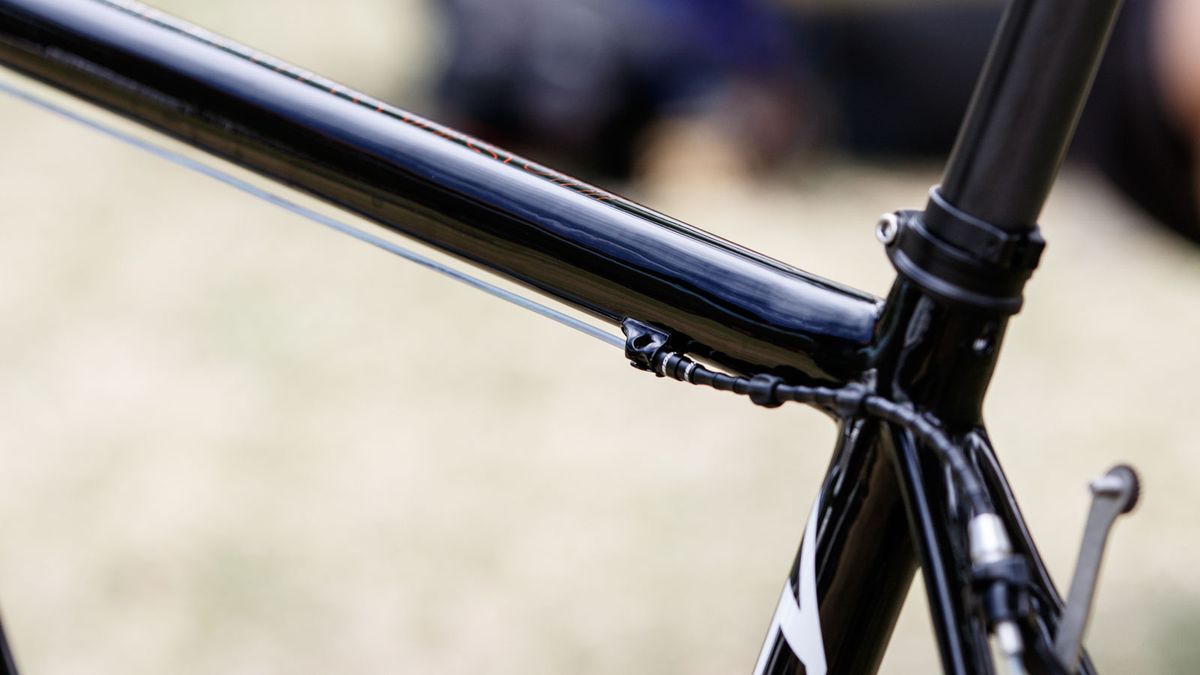 Trick brake cabling from Lotto-Soudal on this Ridley Helium SL. This sealed system is Jagwire's Elite Link