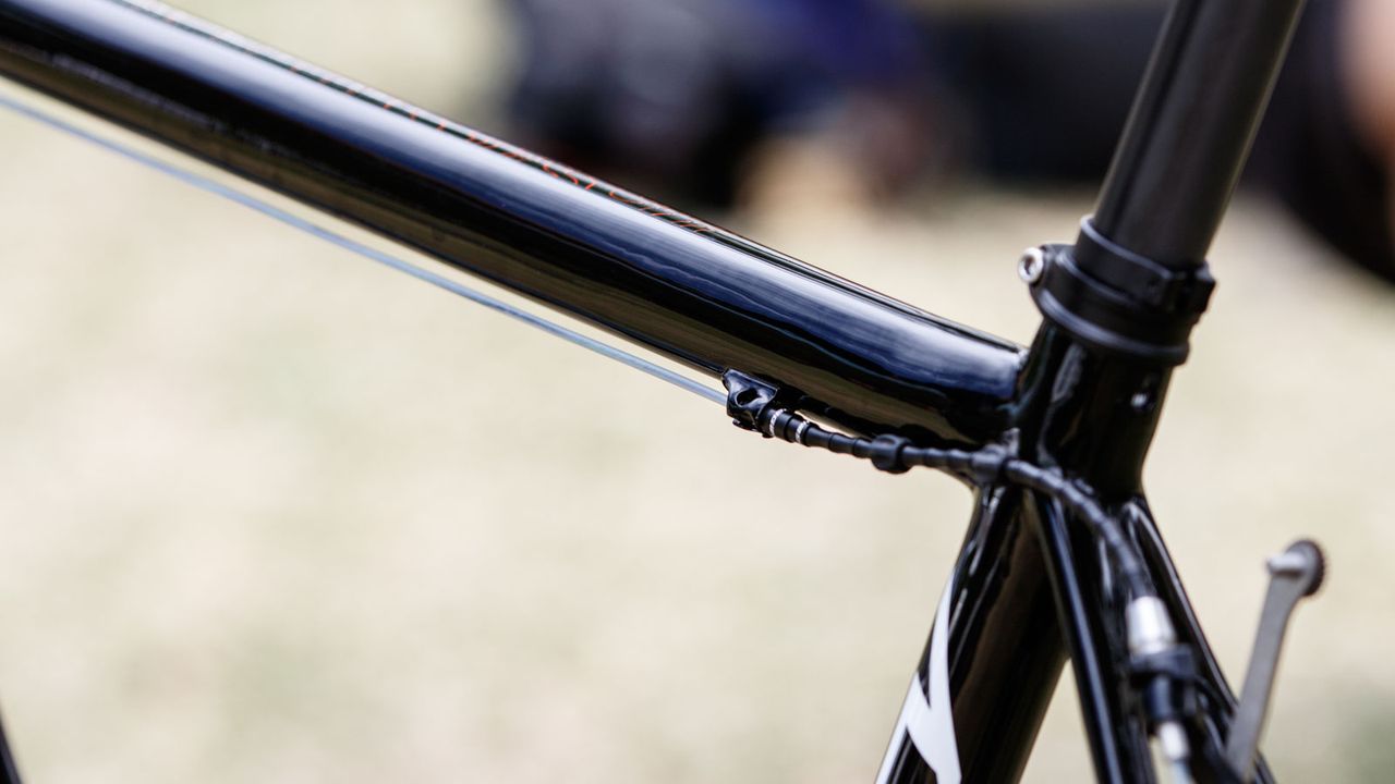 Trick brake cabling from Lotto-Soudal on this Ridley Helium SL. This sealed system is Jagwire's Elite Link