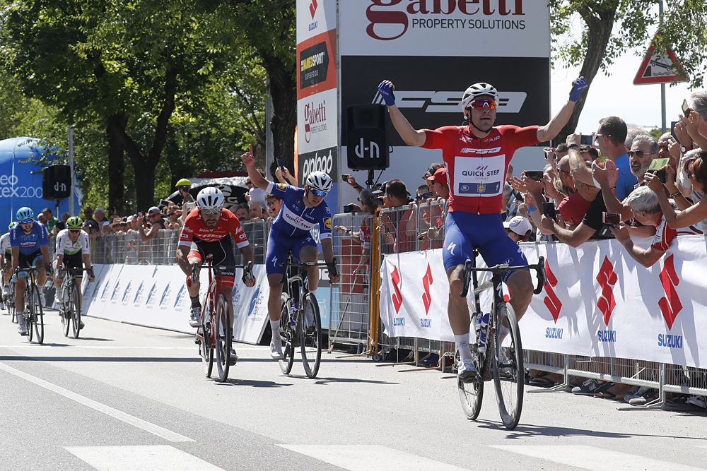 Elia Viviani (Quick-Step Floors) wins stage 4 at Adriatica Ionica Race