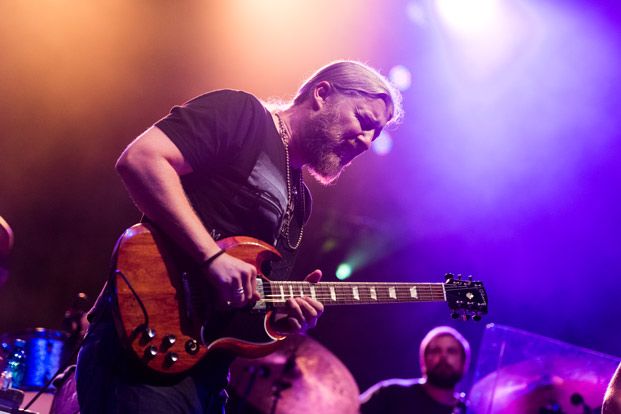 derek-trucks-on-incorporating-harmonics-into-your-slide-playing-guitar-world