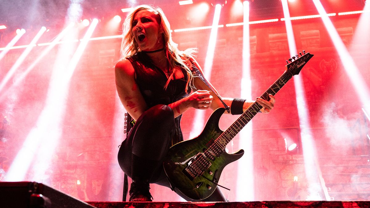 Nita Strauss: 