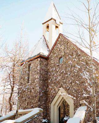 the-most-beautiful-winter-weddings-youll-ever-see-1591349-1449775112