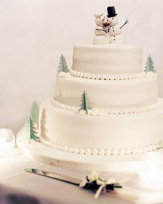 the-most-beautiful-winter-weddings-youll-ever-see-1592568-1449800879