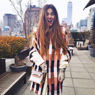 the-fashion-bloggers-with-the-most-outrageous-instagram-followings-1615841-1452211187
