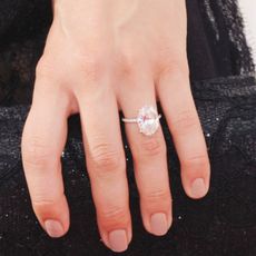 engagement-ring-etiquette-2016-180923-1452105891-square