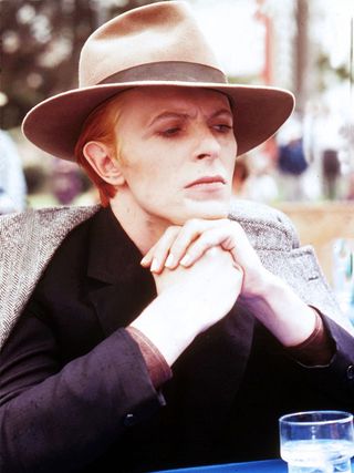 fashion-lessons-weve-learnt-from-david-bowie-1618924-1452514702