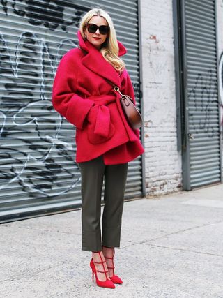 10-style-bloggers-10-winter-outfit-tweaks-you-need-to-see-1628520-1453292076