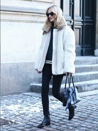 10-style-bloggers-10-winter-outfit-tweaks-you-need-to-see-1628521-1453292078