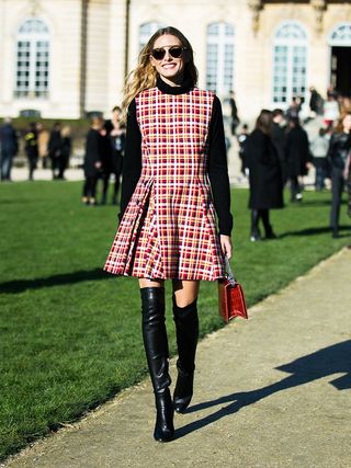 14-rule-breaking-outfits-from-the-streets-of-couture-fashion-week-1634682-1453825128