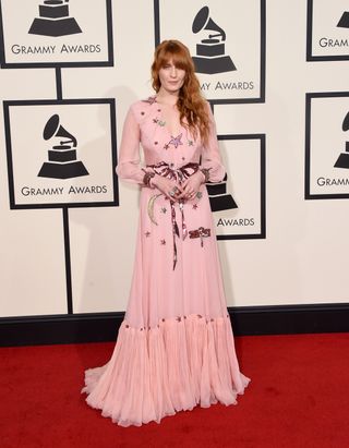 the-most-head-turning-grammys-outfits-1658982-1455582931