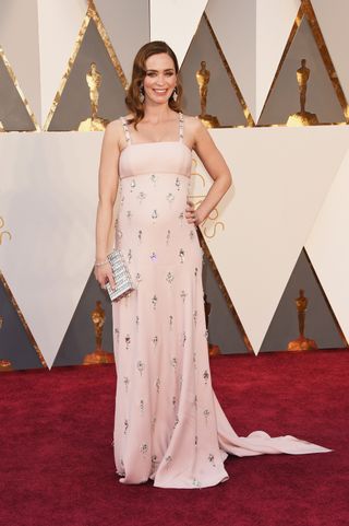 every-single-oscars-red-carpet-look-you-need-to-see-1677247-1456707969