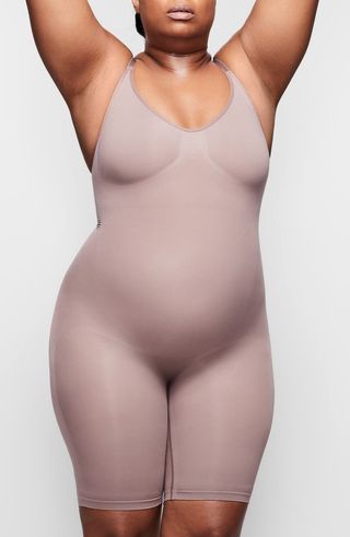 Skims + Sculpting Seamless Mid-Thigh Bodysuit