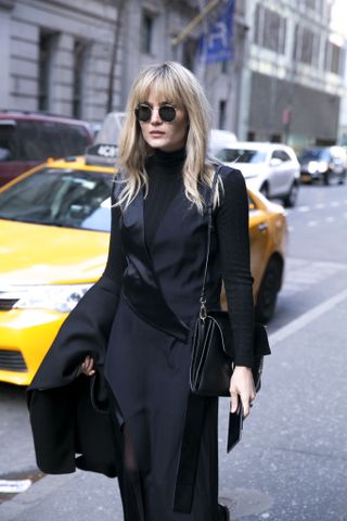 how-this-australian-fashion-blogger-dresses-for-a-freezing-nyfw-1660701-1455680488