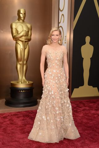 the-most-memorable-oscars-gowns-ever-as-worn-by-australians-1657962-1455524750