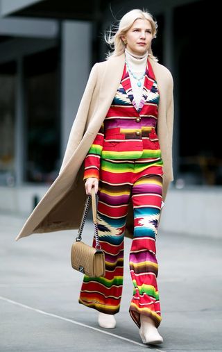 13-style-tricks-to-steal-from-the-streets-of-nyfw-1660057-1455657785