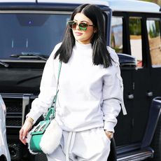 kylie-jenner-sweatpants-style-184739-1455811719-square