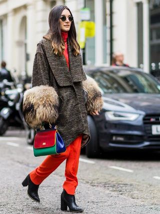 the-latest-street-style-photos-from-london-fashion-week-1666334-1456075895