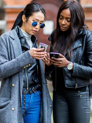 the-latest-street-style-photos-from-london-fashion-week-1723796