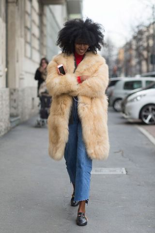 get-swept-up-in-these-captivating-milan-street-style-photos-1677021-1456696803