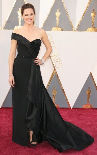 the-oscars-red-carpet-looks-everyone-is-talking-about-1730534