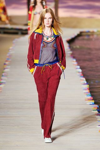 runway-proof-that-the-2000s-are-back-1734418